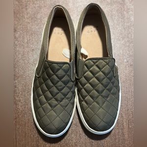 LIKE NEW Target A New Day Quilted Olive Sneaker